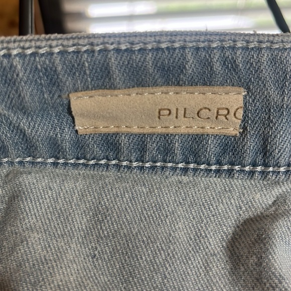 Anthropologie Pilcro Low Rise Light Wash Cut Off Denim‎ Shorts Size 28 - Picture 5 of 8